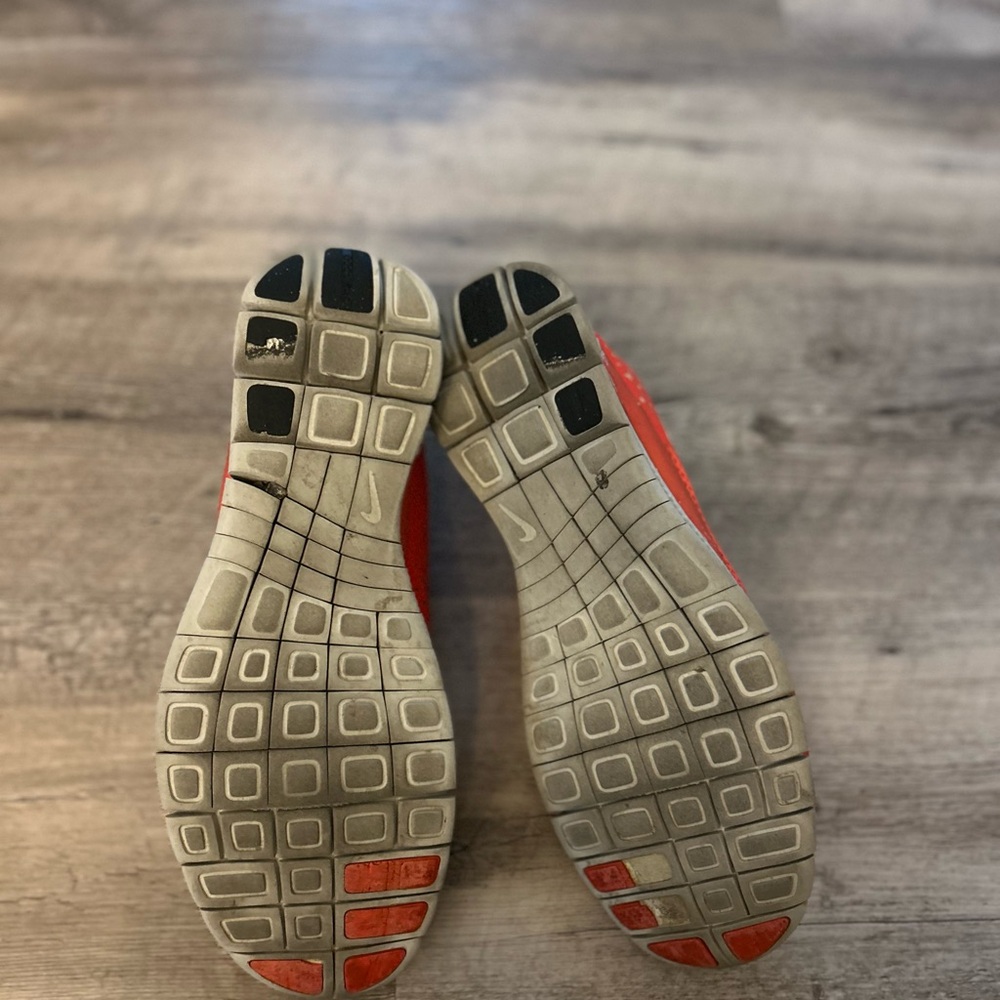 Nike Orange & Lime Low-Top Running Sneakers - Picture 5 of 6